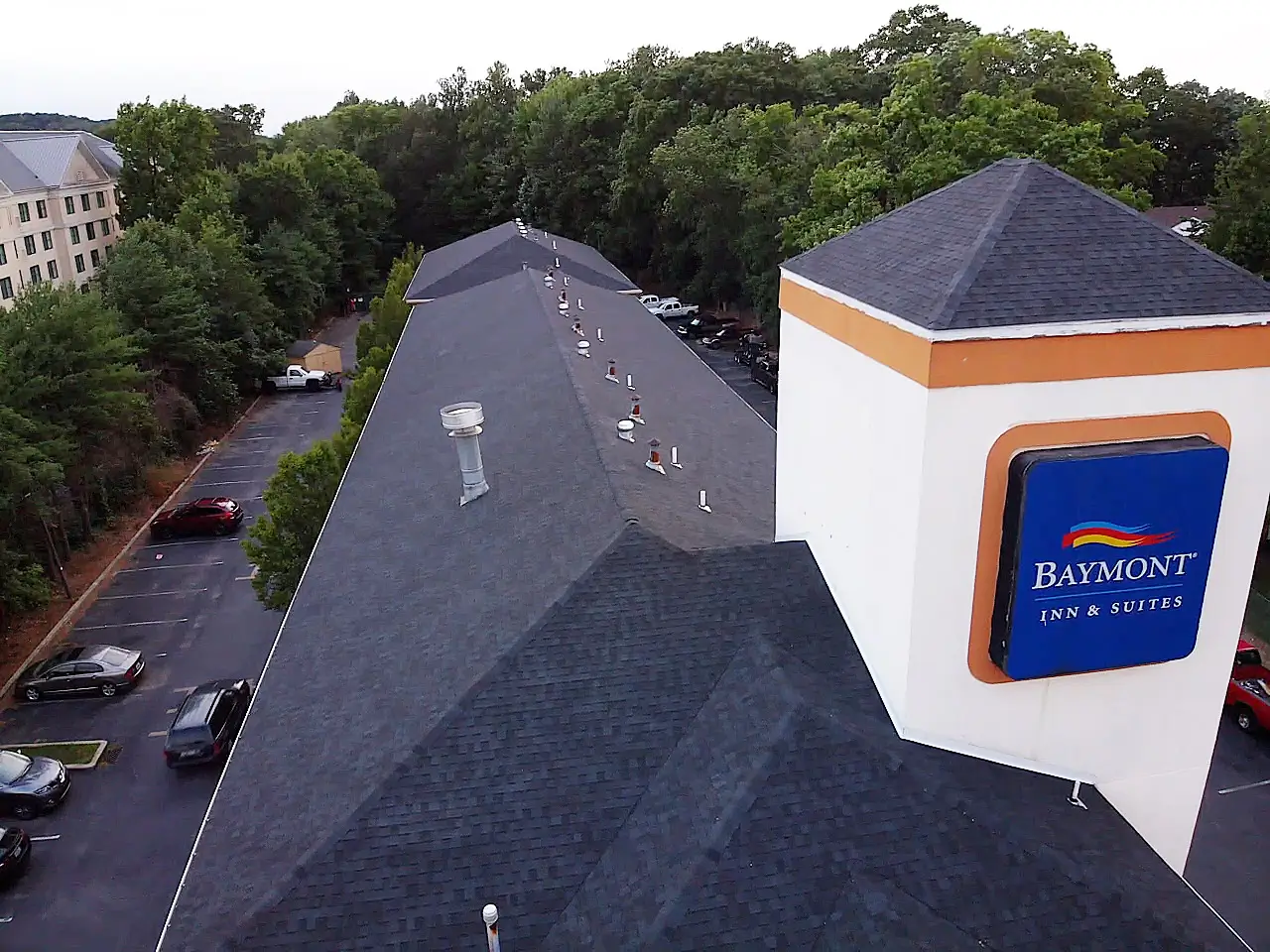 hotel commercial roofing services